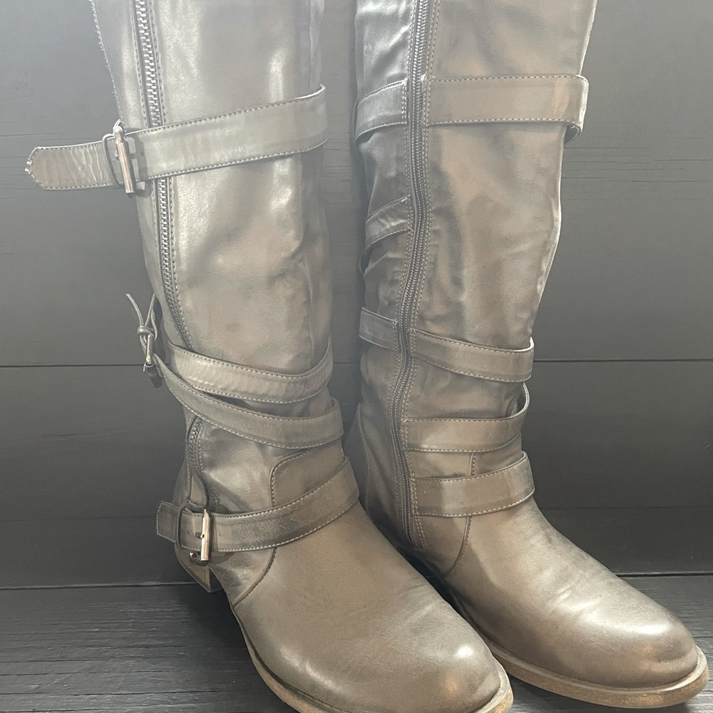 Beautiful Soft Grey Leather like Boots